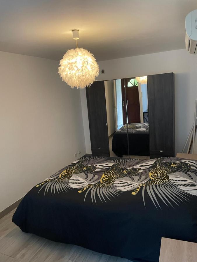 Chez Tikaf Apartment Saint-Claude Luaran gambar